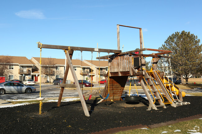 Building Photo - Deer Run Apartments