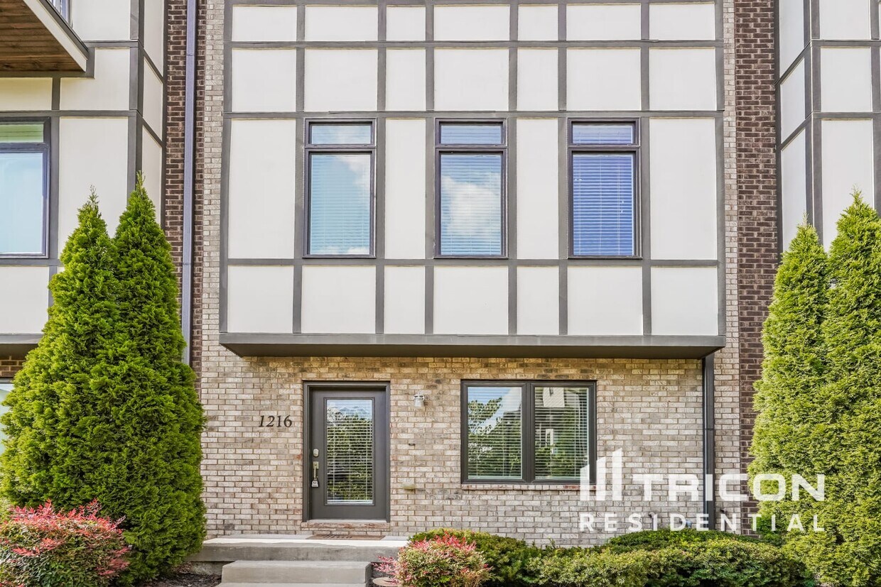 1216 Hillwood Private Cove Nashville TN Townhome Rentals in Nashville
