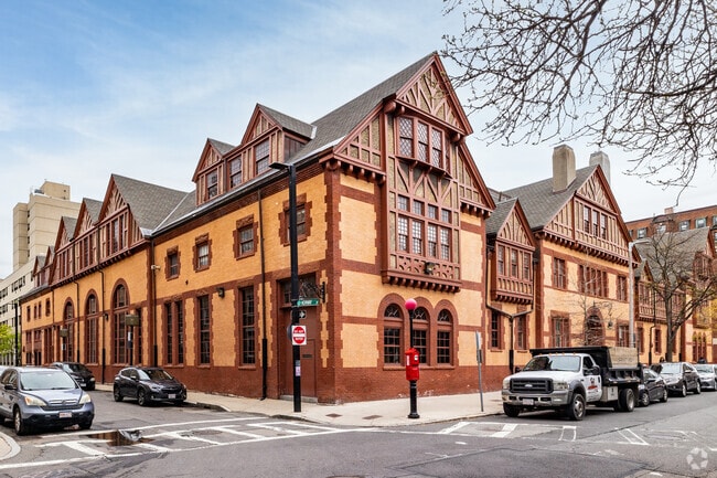 Building Photo - The Muse