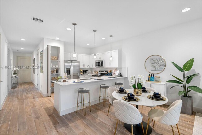 Foto del edificio - 7311 Ivory Spg Wy