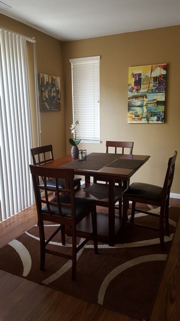 Foto del edificio - Sparks Four Bedroom Home with Landscaping Included