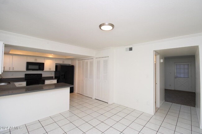 Foto del edificio - 6536-6543 N 43rd Ave