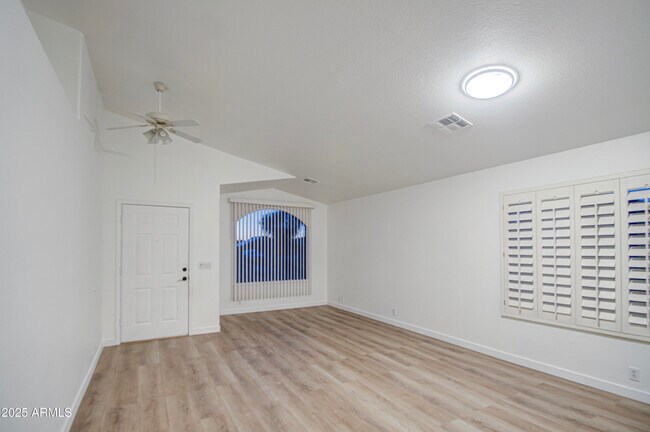 Foto del edificio - 15443 N 86th Ln