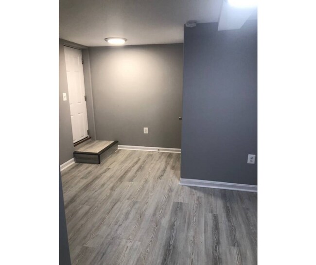 Foto del edificio - 3445 Juneway-4-M/bath AVAILABLE $950 4-Master bathroom