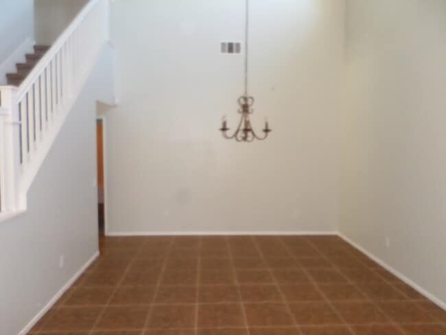 Building Photo - Monument Ranch - BIG home with LOTS to off...