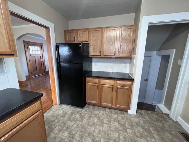 Building Photo - 4201 S Wayne Ave - Three Bedroom, 1.5 Bath...