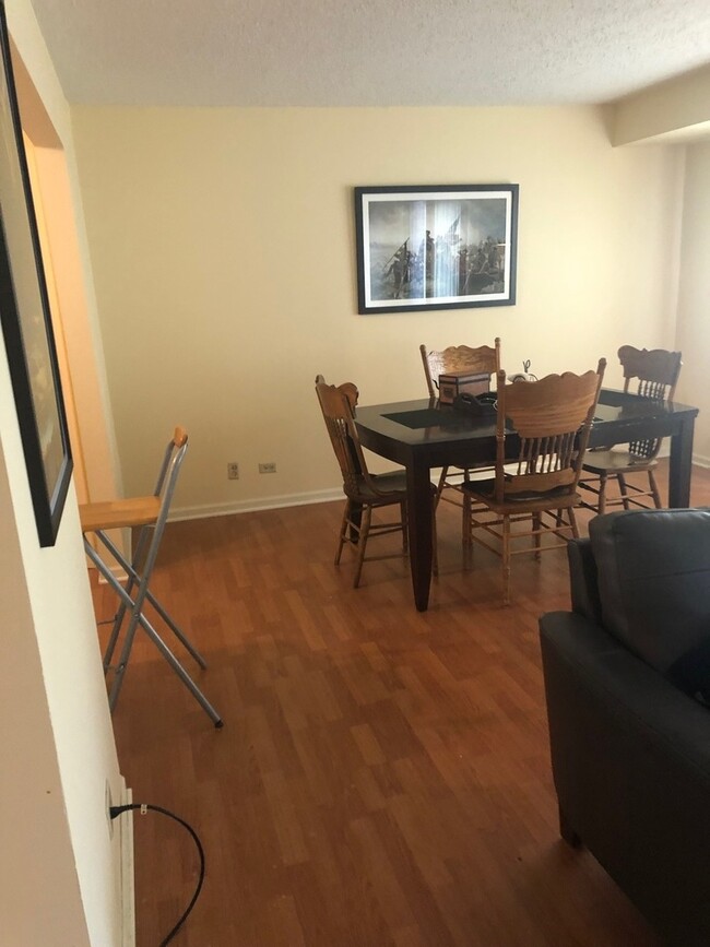 Foto del edificio - 601 W Huntington Commons Rd