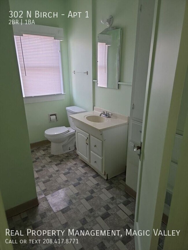 Foto del edificio - 302 N Birch-Apt 1