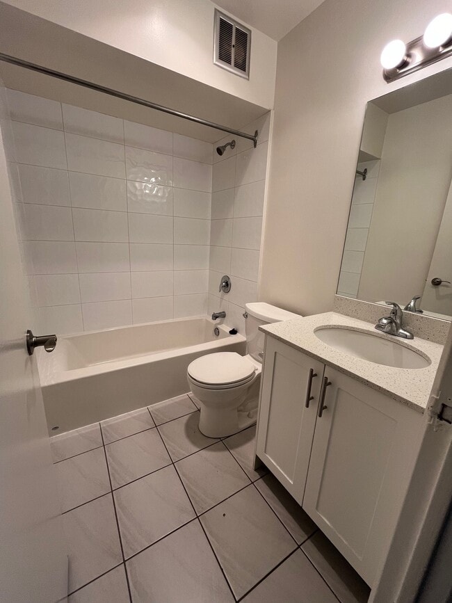 Building Photo - Amber Lodge