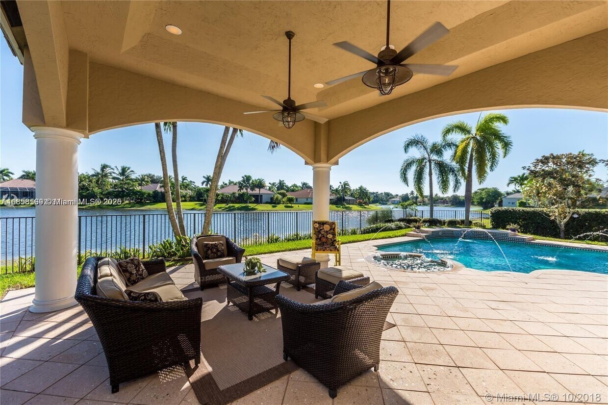 Foto principal - 2726 Meadowood Dr