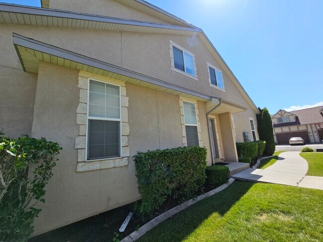 Building Photo - 1229 S 2910 E