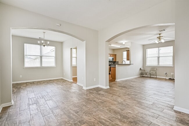 Foto del edificio - 4714 Montclair Hill Ln