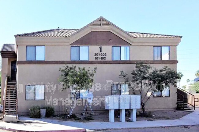 Foto del edificio - 16033 N 25th St