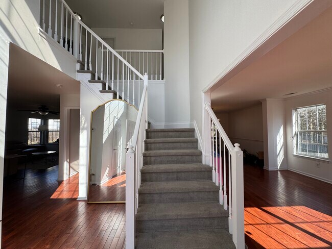 Foto del edificio - 4233 Rosewood Ct