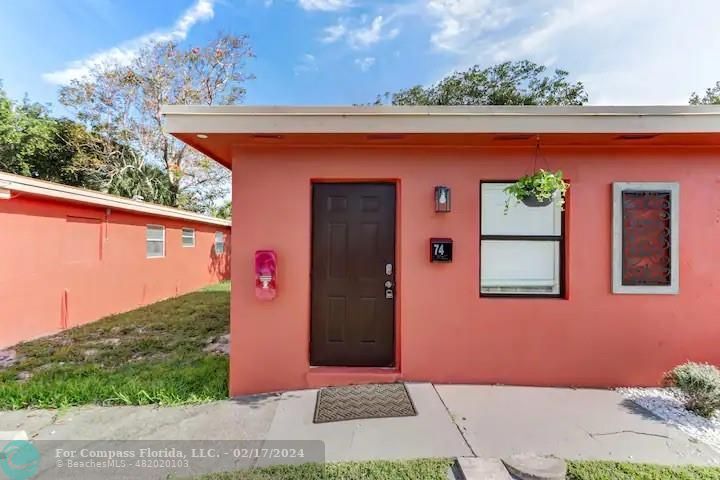 Foto principal - 74 NE 5th St