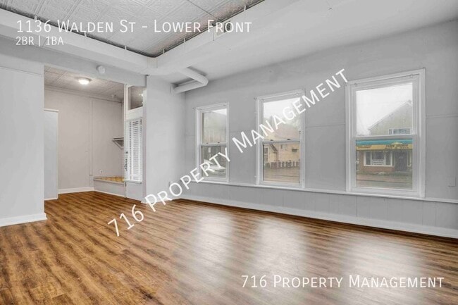 Building Photo - Cute 2 bedroom apartment with tons of natu...