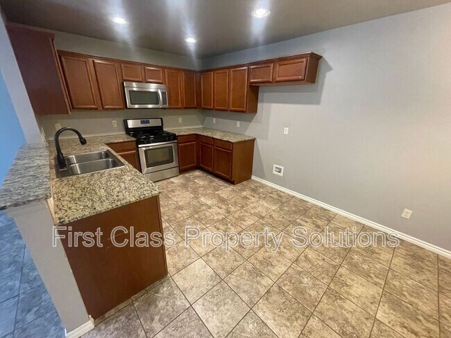 Building Photo - 129 Ashley Dr