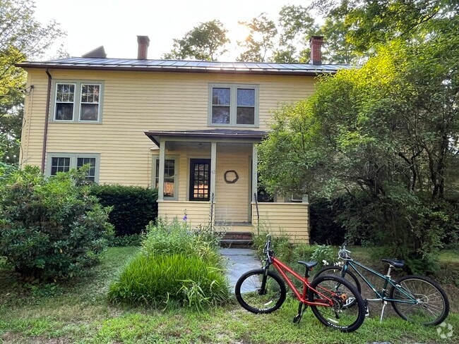 Building Photo - 42 Grove Ave