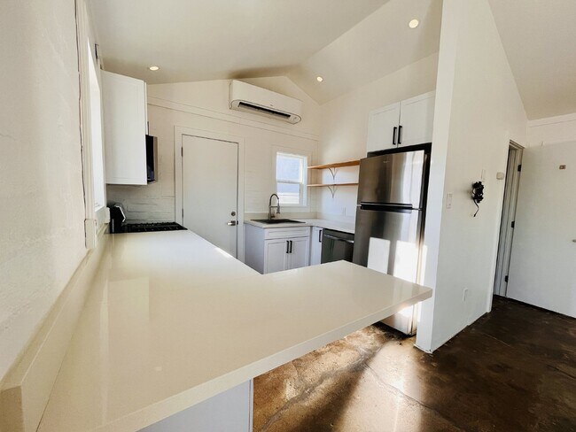 Foto del edificio - Adorable Studio Cabin near Joshua Tree Town Center