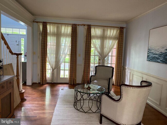 Building Photo - 13909 Willow Tree Dr
