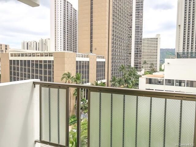 Building Photo - 2465 Kuhio Ave