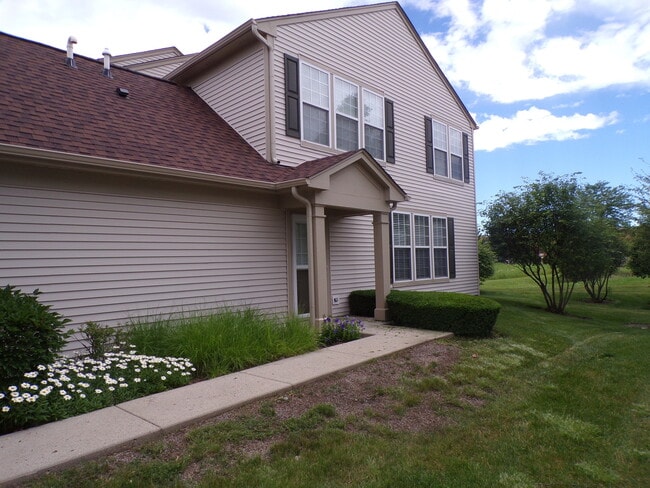 Building Photo - 120 W Buckingham Dr