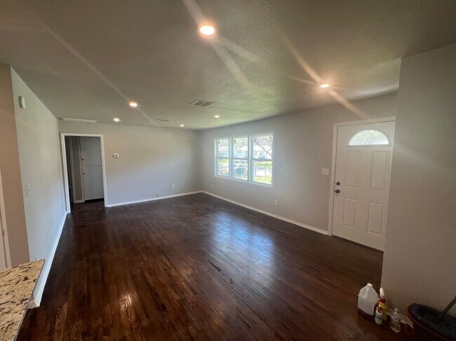 Foto del edificio - 727 E 33rd St N