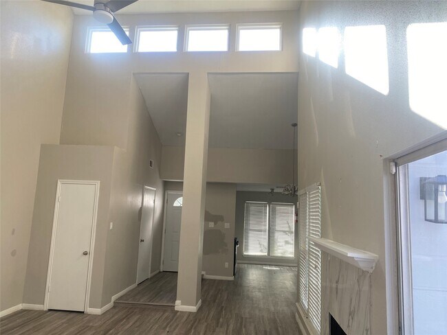 Foto del edificio - 7519 San Benito Dr