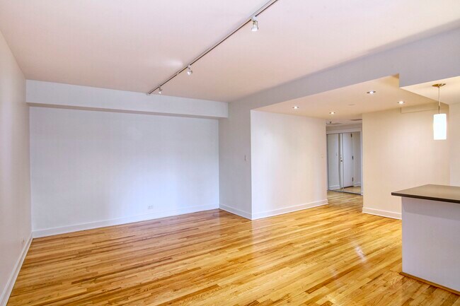 Photo du bâtiment - 3435 Rue Drummond