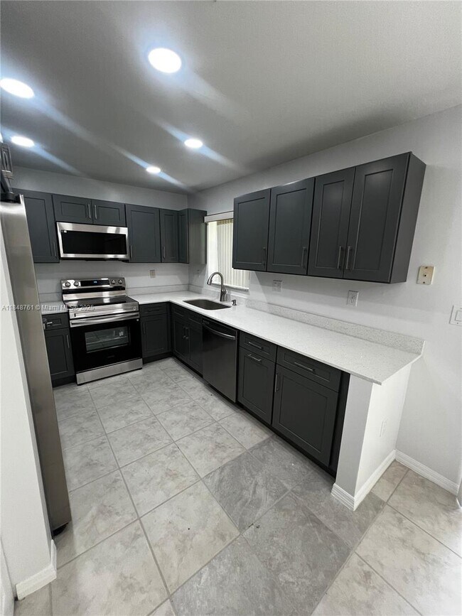 Foto del edificio - 2212 NW 171st Ter