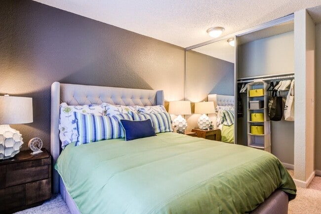 Building Photo - Vue Kirkland