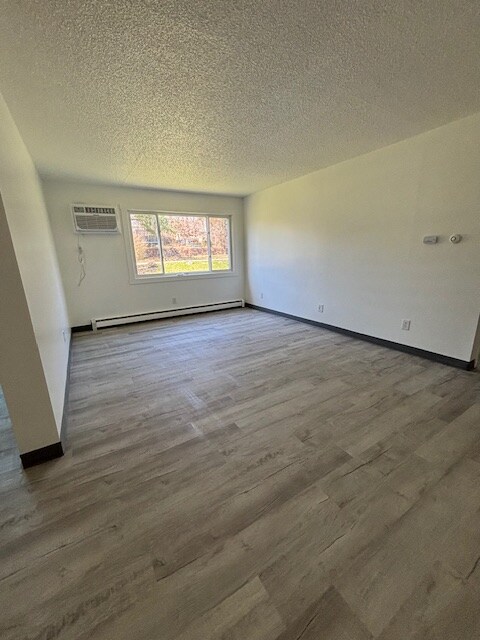 Building Photo - 595 Wagner Dr