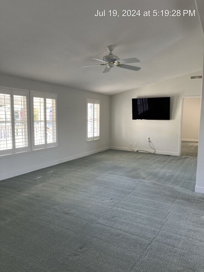 Building Photo - Beautiful Manufactured Home in 55+ Community