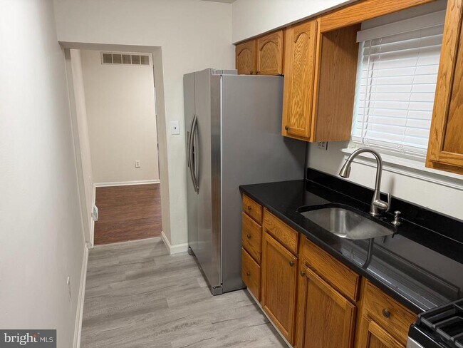 Foto del edificio - 518 E 12th St