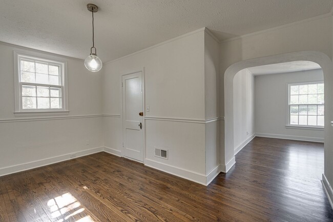 Foto del edificio - Four Bedroom Two Bathroom House