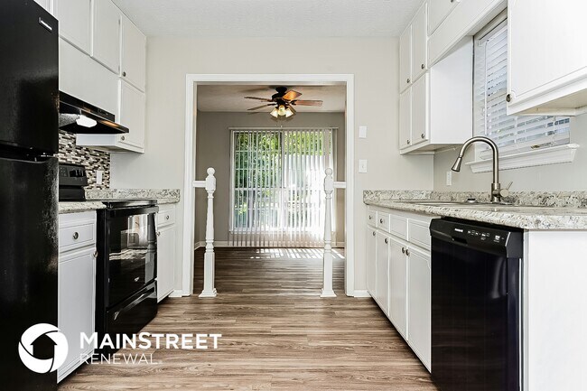 Foto del edificio - 839 River Glen Pl