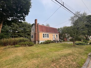 Building Photo - 6 College St