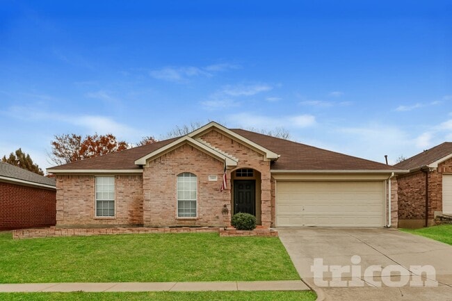 Building Photo - 5005 Vaquero Dr