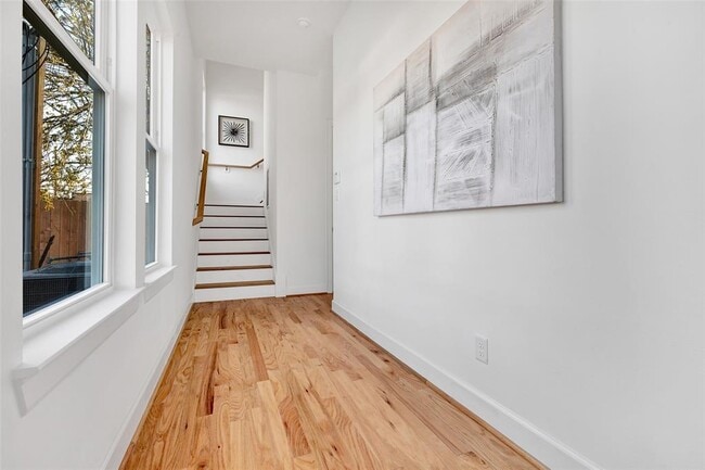 Building Photo - 1232 E 23rd St