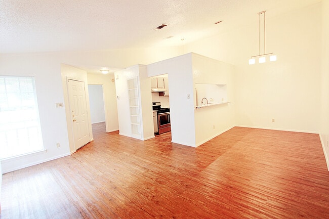 Building Photo - 11807 Lochridge Dr