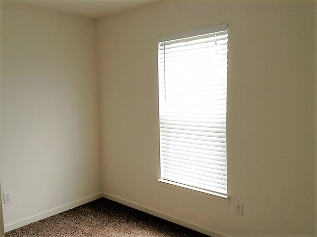 Foto del edificio - 111 Leather Leaf Ln