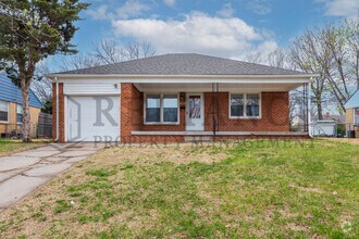 Building Photo - 1106 Inverness Dr