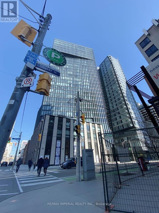 Building Photo - 60 Shuter St