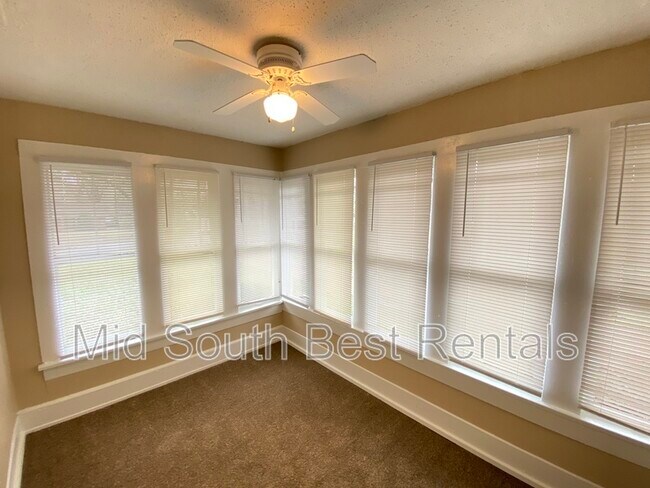 Building Photo - 1021 Whitehaven Ln