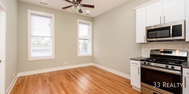 Building Photo - Beautiful Top Floor Rehab 2 Bedroom 2 Bath...