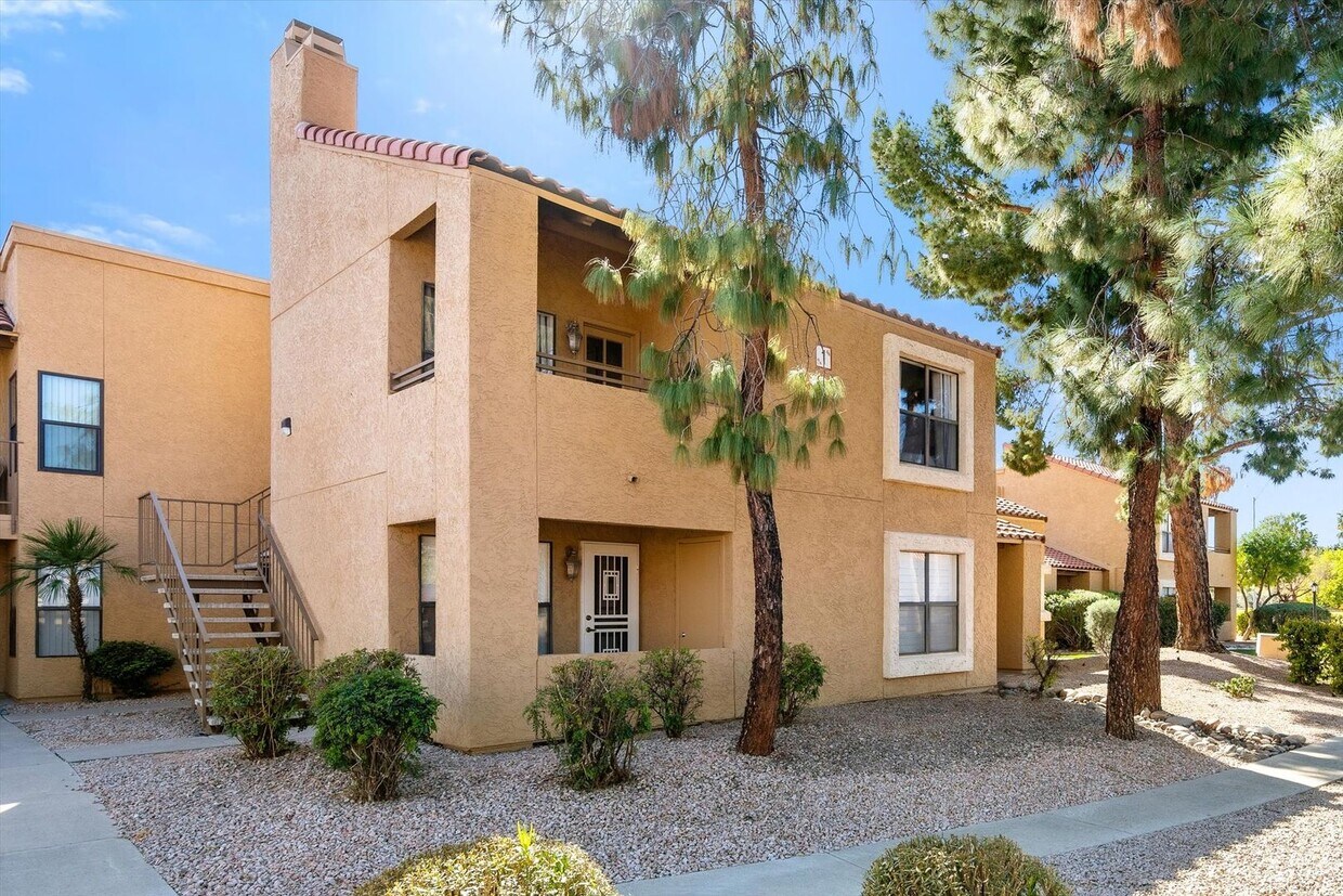 Primary Photo - Rates Vary: $2,495 - $3,995