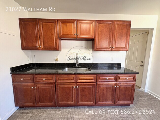 Foto del edificio - 21027 Waltham Rd