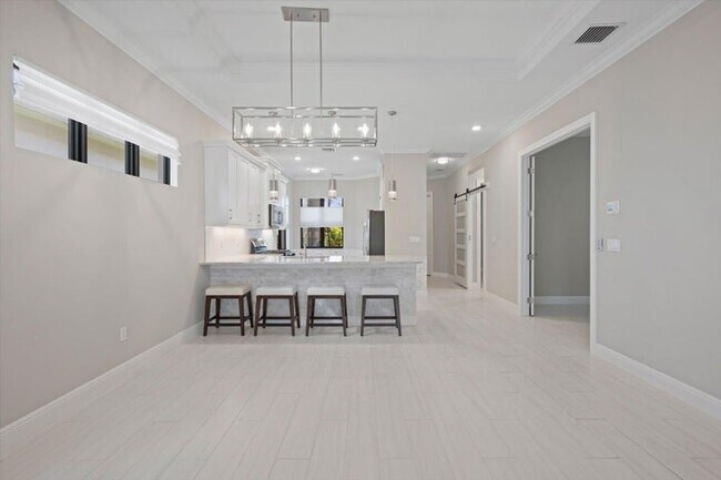 Foto del edificio - 16124 Key Biscayne Ln