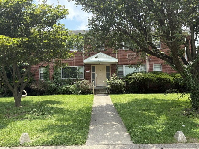"2-Bedroom in Louisville! Carport Included!- Spacious 1015 Sq Ft Home on Gerald Ct Unit 3!" - "2-Bedroom in Louisville! Carport Included!- Spacious 1015 Sq Ft Home on Gerald Ct Unit 3!"
