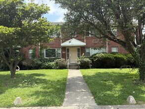 Building Photo - 2212 Gerald Ct
